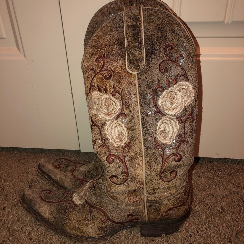 Women’s ariat cowboy boots